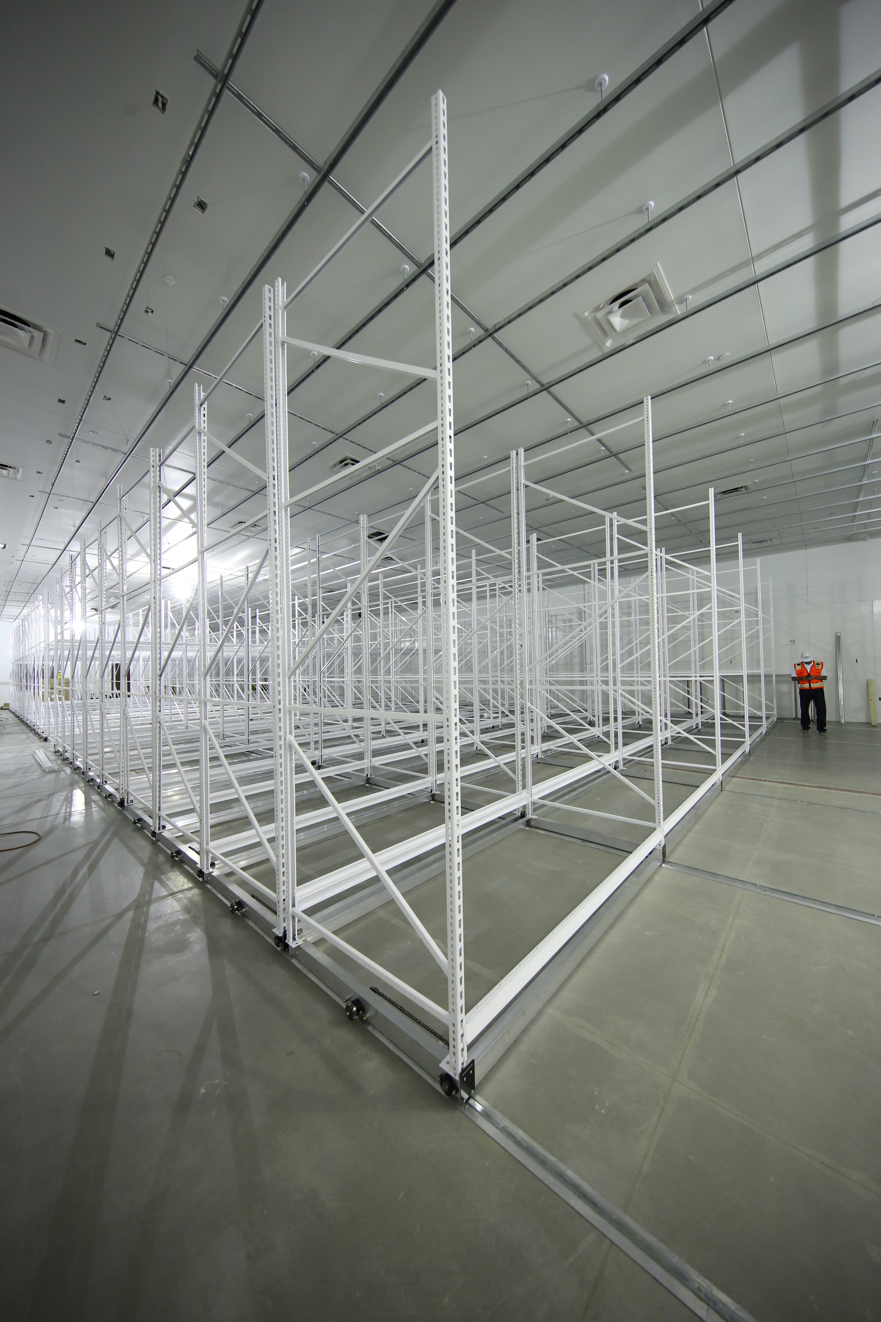 Pipp Horticulture Vertical Racking System Installation Ohio Pipp